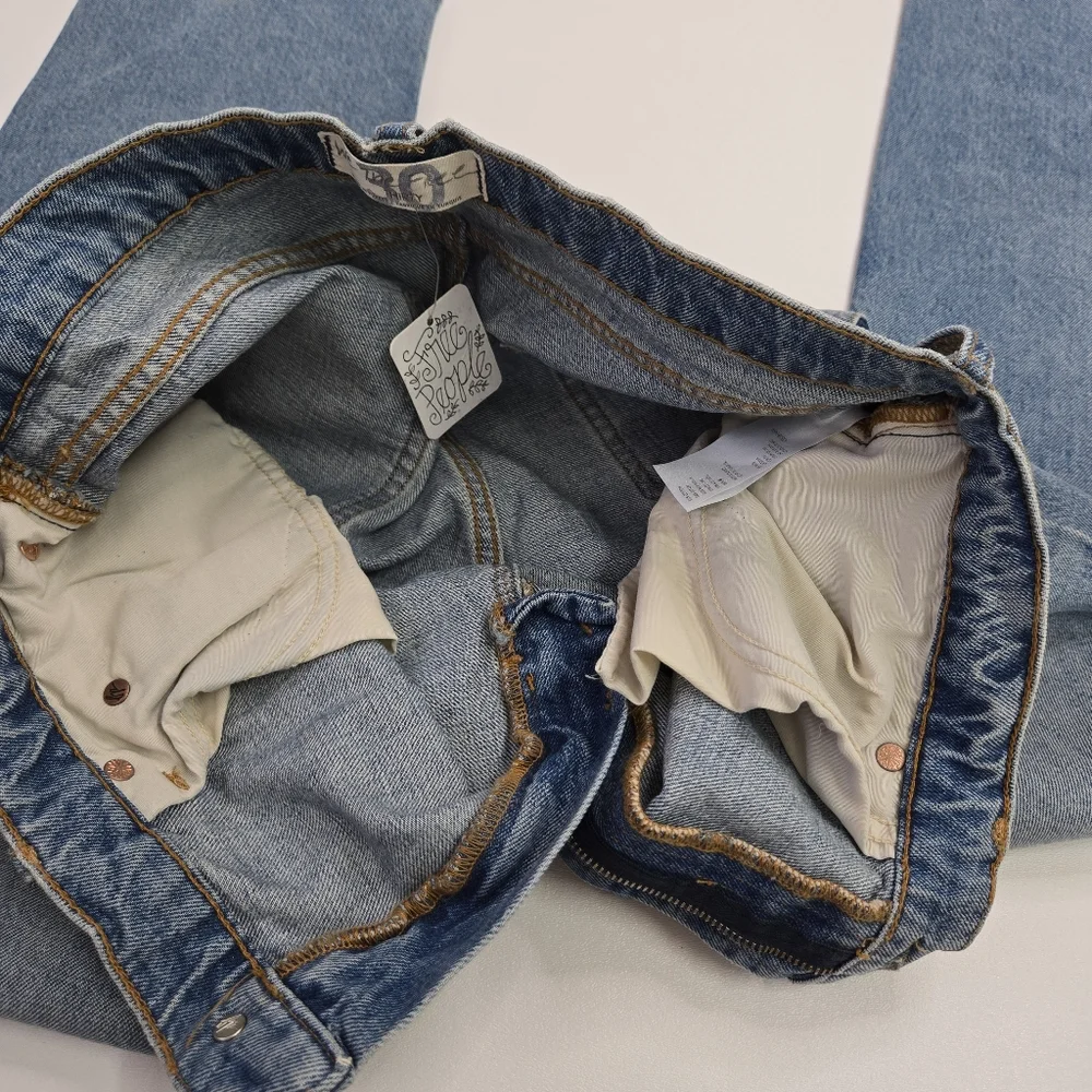 FREE PEOPLE  We The Free Vixen Cigarette Denim Jeans Vintage Indigo 30 NWT‎ rare